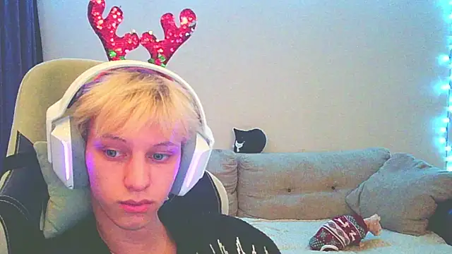 Ostin meow online show from December 11, 2024, 1:17 pm