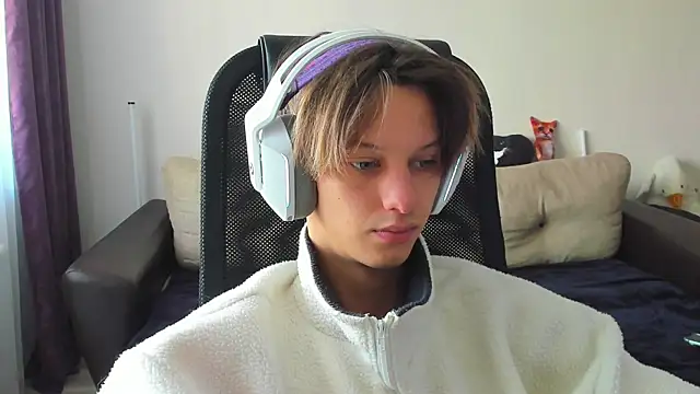 Ostin meow online show from October 3, 2025, 8:22 am