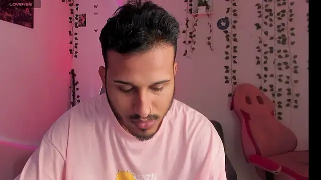 Raf brunette online show from December 9, 2024, 12:30 pm