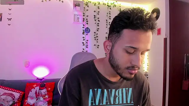 Raf brunette online show from January 3, 2025, 1:36 pm