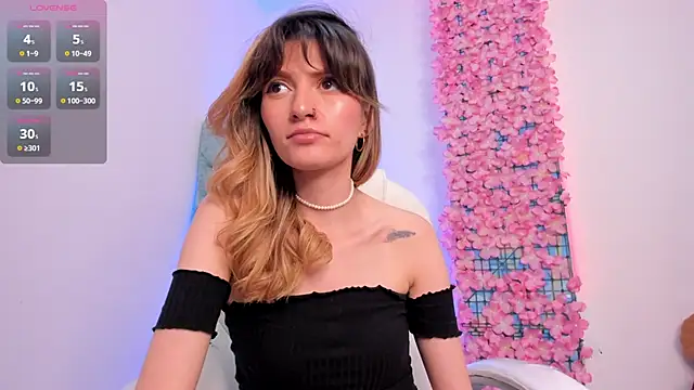 Snapshot of summer_sweet_ chatting on March 22, 2025, 11:09 pm summer sweet online show from March 22, 2025, 11:09 pm