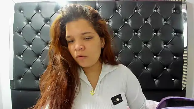 Snapshot of MelanyCarter18 chatting on December 2, 2025, 2:45 pm MelanyCarter18 online show from December 2, 2025, 2:45 pm