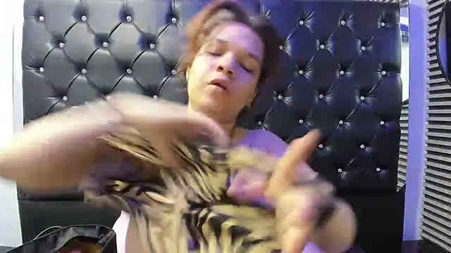 MelanyCarter18 online show from December 17, 2025, 1:50 pm