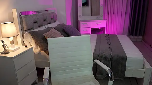 Camilaa bueno online show from February 9, 2025, 11:25 pm