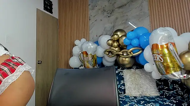 Snapshot of Any_topless chatting on September 24, 2025, 11:02 am Any topless online show from September 24, 2025, 11:02 am