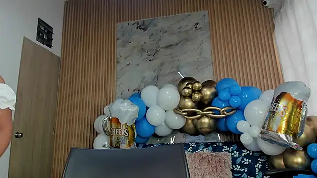 Snapshot of Any_topless chatting on October 1, 2025, 11:05 am Any topless online show from October 1, 2025, 11:05 am