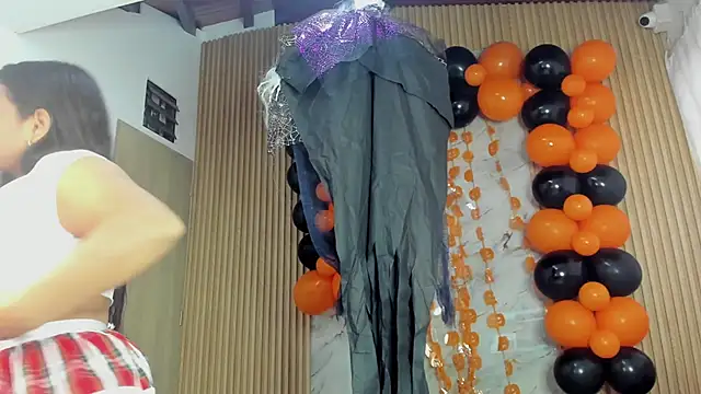 Snapshot of Any_topless chatting on October 17, 2025, 11:02 am Any topless online show from October 17, 2025, 11:02 am