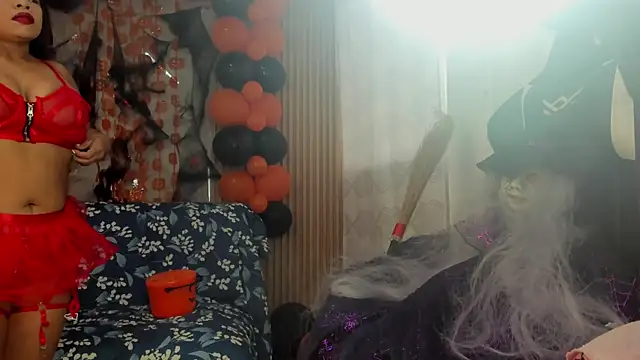 Snapshot of Any_topless chatting on October 29, 2025, 11:01 am Any topless online show from October 29, 2025, 11:01 am