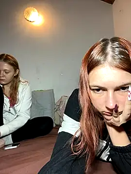 ella grays online show from October 4, 2025, 7:12 pm