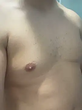 Snapshot of Tratto_bianco002 chatting on December 17, 2024, 6:53 pm Tratto bianco002 online show from December 17, 2024, 6:53 pm