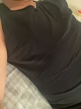 Snapshot of Tratto_bianco002 chatting on December 18, 2024, 11:34 am Tratto bianco002 online show from December 18, 2024, 11:34 am