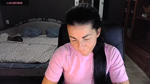 Snapshot of Aria_Dl chatting on November 27, 2025, 1:24 pm Aria Dl online show from November 27, 2025, 1:24 pm