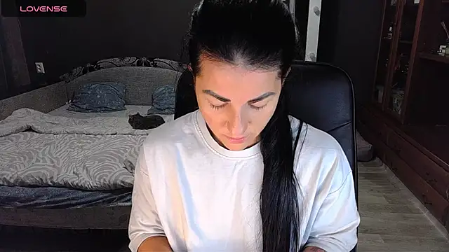 Snapshot of Aria_Dl chatting on December 1, 2025, 11:48 am Aria Dl online show from December 1, 2025, 11:48 am