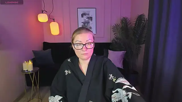 AlexandraKind online show from February 8, 2025, 4:57 pm