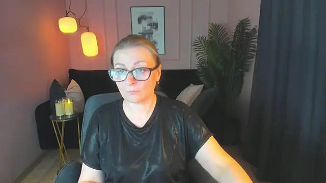 AlexandraKind online show from March 18, 2025, 5:09 am