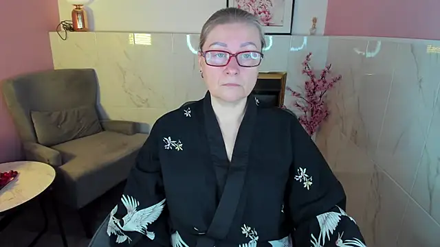 AlexandraKind online show from November 23, 2025, 1:44 pm