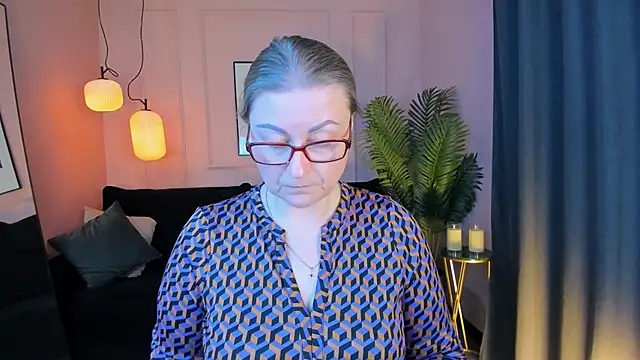 AlexandraKind online show from December 18, 2025, 1:33 am