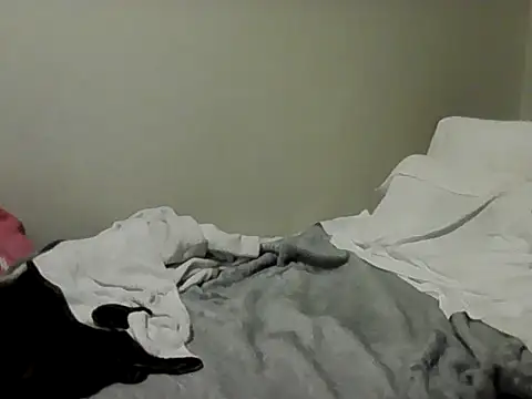 housewife shantie online show from November 7, 2025, 1:49 am