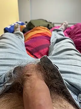 Snapshot of stev3w chatting on February 10, 2025, 12:18 pm stev3w online show from February 10, 2025, 12:18 pm