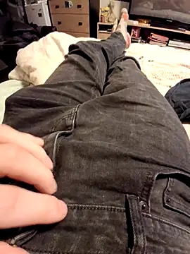 Snapshot of stev3w chatting on February 24, 2025, 4:04 pm stev3w online show from February 24, 2025, 4:04 pm