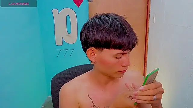 Snapshot of tanjiro_cute chatting on April 28, 2026, 3:55 am tanjiro cute online show from April 28, 2026, 3:55 am