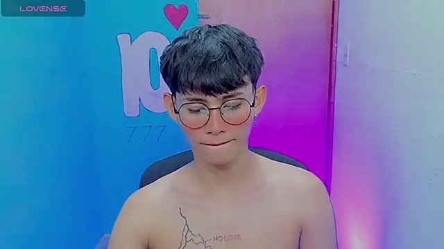 Snapshot of tanjiro_cute chatting on May 19, 2026, 10:16 pm tanjiro cute online show from May 19, 2026, 10:16 pm