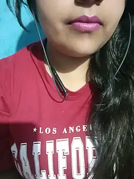 Love-Veronica online show from May 15, 2026, 6:59 pm