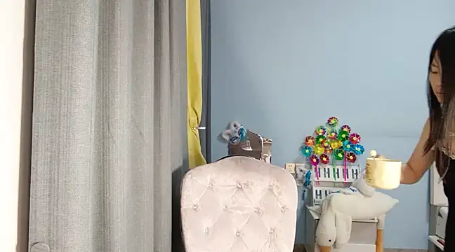 Lena-yyds online show from February 27, 2025, 1:38 pm