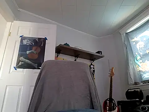 ChuckyyDee online show from December 12, 2024, 2:33 pm