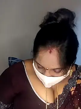 Snapshot of Sexy_Radhikaa chatting on February 27, 2025, 9:22 am Sexy Radhikaa online show from February 27, 2025, 9:22 am