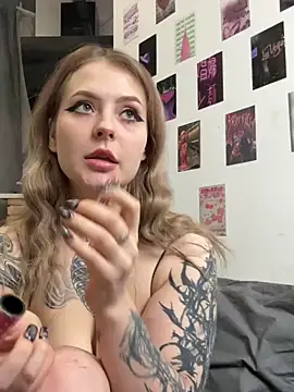 LinaQik online show from January 22, 2025, 1:11 pm