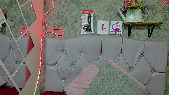 Snapshot of Megan_sophia2 chatting on October 2, 2025, 10:33 am Megan sophia2 online show from October 2, 2025, 10:33 am