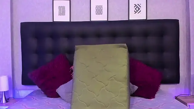 Snapshot of MeleekXXX_ chatting on February 5, 2025, 7:53 pm MeleekXXX online show from February 5, 2025, 7:53 pm