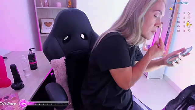 Evangeline johns online show from October 1, 2025, 7:31 pm