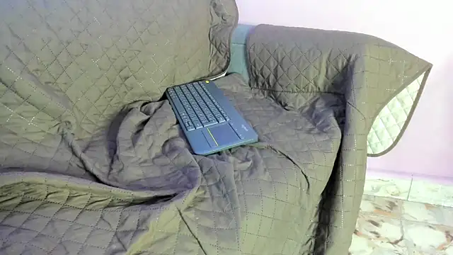 ZoeSmith6 online show from January 30, 2025, 4:45 pm