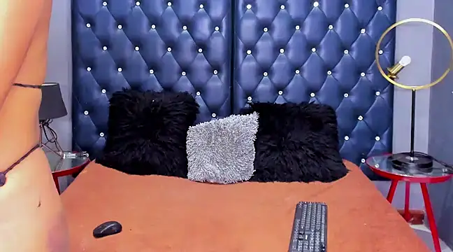 NovaMicheel online show from February 28, 2025, 11:25 am