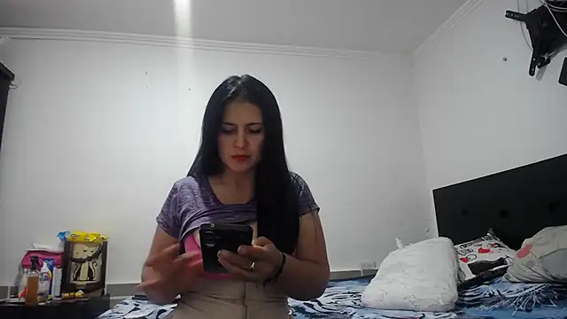 princehermosa44 online show from February 19, 2026, 8:05 pm