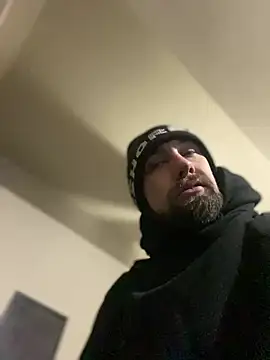 Snapshot of Fuckboy4public chatting on December 25, 2024, 10:59 pm Fuckboy4public online show from December 25, 2024, 10:59 pm