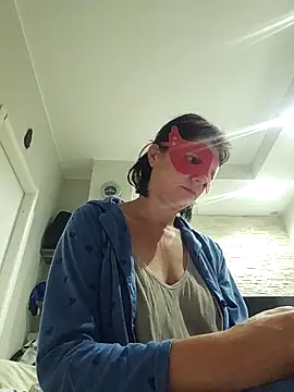 Vagabondainnamorata online show from November 3, 2025, 3:52 am