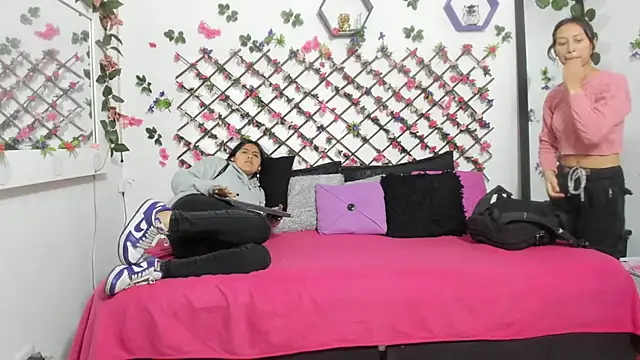 Snapshot of abby_eemily chatting on February 18, 2025, 11:33 am abby eemily online show from February 18, 2025, 11:33 am