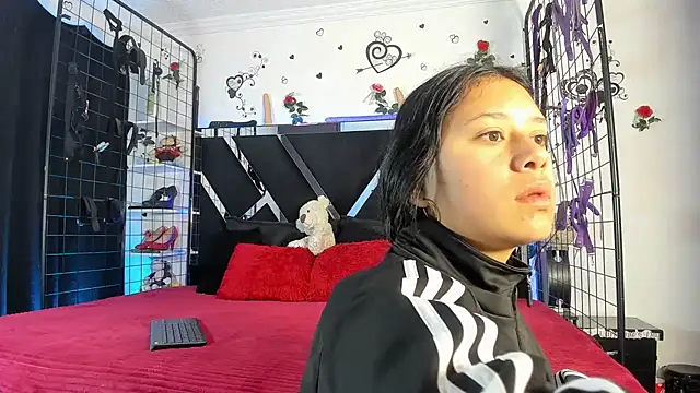 Snapshot of abby_eemily chatting on November 17, 2025, 12:11 pm abby eemily online show from November 17, 2025, 12:11 pm