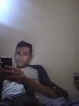 Snapshot of Fer-nand chatting on December 18, 2024, 8:14 pm Fer-nand online show from December 18, 2024, 8:14 pm