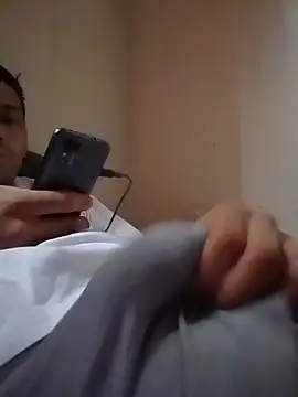 Snapshot of Fer-nand chatting on January 8, 2025, 7:24 pm Fer-nand online show from January 8, 2025, 7:24 pm