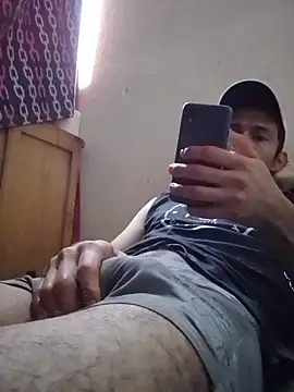 Snapshot of Fer-nand chatting on February 1, 2025, 5:47 pm Fer-nand online show from February 1, 2025, 5:47 pm