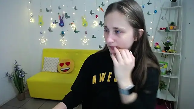 MichelLeee online show from April 1, 2026, 11:11 am