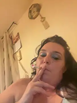 Snapshot of butterflyass900 chatting on December 18, 2024, 5:21 pm butterflyass900 online show from December 18, 2024, 5:21 pm