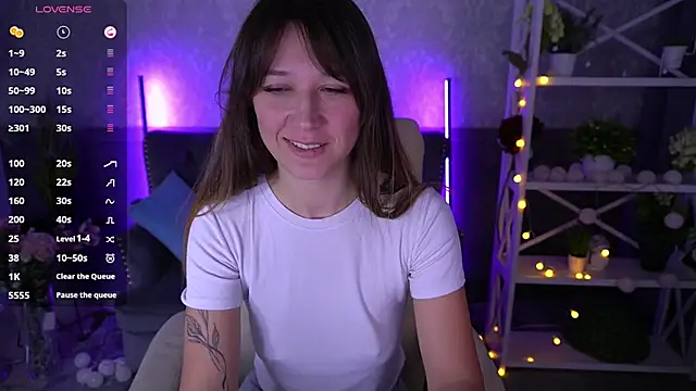 DreamyLinaa online show from February 4, 2025, 7:29 am