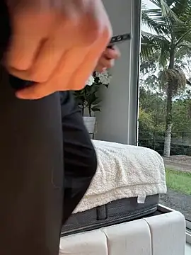 DimitriSullivan  online show from April 18, 2026, 8:53 pm