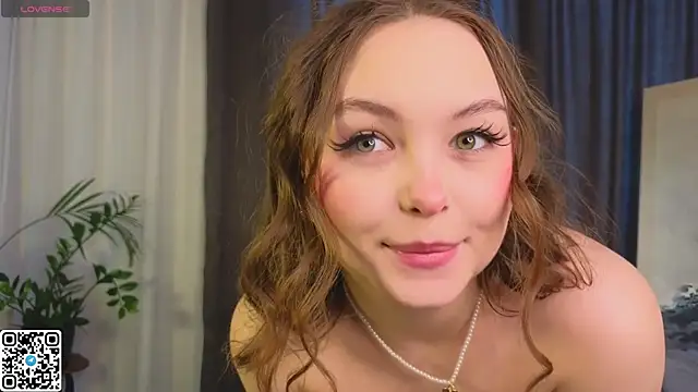 Snapshot of GwendolynFinch chatting on March 6, 2025, 7:36 am GwendolynFinch online show from March 6, 2025, 7:36 am