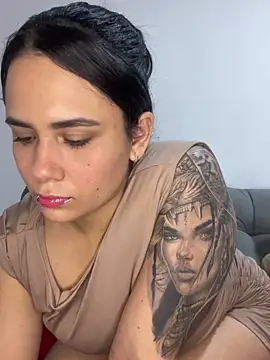 Snapshot of Leyna_Kenet chatting on March 3, 2025, 3:08 am Leyna Kenet online show from March 3, 2025, 3:08 am